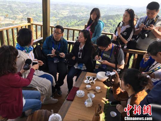 老舍茶馆“掌门人”：茶馆茶香溢着传统文化